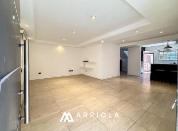Casa · 150m² · 5 Ambientes · 1 Cochera · Casa Moderna de 5 Ambientes en Lote Propio