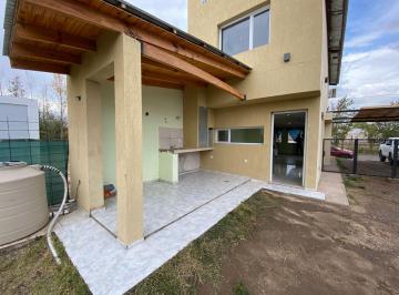 Casa de 3 ambientes, Plottier · Duplex en Alquiler en El Barrio Los Arcos de Plottier