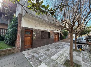 Casa · 250m² · 6 Ambientes · Casa en Venta - 4 Dorm. 2 Baños - 303 m² - La Matanza