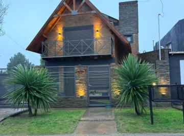 Casa de 3 ambientes, Bahía Blanca · Casa con 320 m² y 2 Habitaciones en Venta en Millamapu