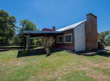 Quinta vacacional · 180m² · 2 Dormitorios · Viví La Paz del Río: Quinta Única con 2 Viviendas