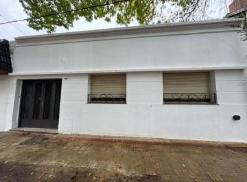 Casa · 130m² · 4 Ambientes · 1 Cochera · Casa en Venta La Plata