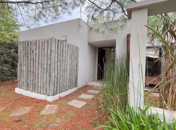 Casa · 154m² · 4 Ambientes · 3 Cocheras · Casa 4 Amb Jardín Pileta Venta El Cardal 1 Campana
