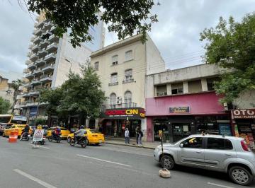 Departamento · 178m² · 8 Ambientes · Venta PH con Dos Deptos Sobre Av Gral Paz - Cba