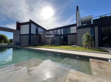 Casa de 12 ambientes, Villa Allende · Venta Casa Moderna V. Allende Golf 625 m Cub1800 m