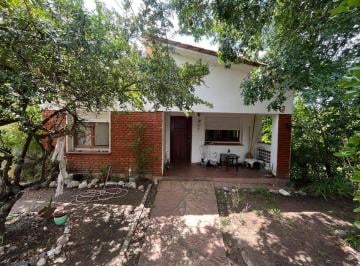 Casa · 143m² · 4 Ambientes · Venta Casa Tanti 3 Dorm. con Gran Terreno