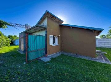 Casa · 100m² · 2 Ambientes · Casa en Venta Berisso a Reciclar con Parque