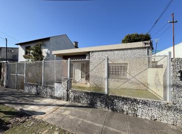 Casa · 72m² · 3 Ambientes · 2 Cocheras · Venta Casa 3 Amb Moron Jardin y 2 Cocheras