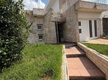 Casa · 177m² · 7 Ambientes · 1 Cochera · Casa Apta Crédito en Barrio Santa Ana Guaymallén