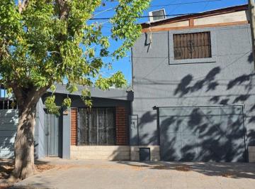 Casa · 173m² · 5 Ambientes · 1 Cochera · Casa a La Venta Lujan de Cuyo