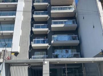Departamento · 42m² · 2 Ambientes · 1 Cochera · Departamento Venta Quilmes Alvear 427