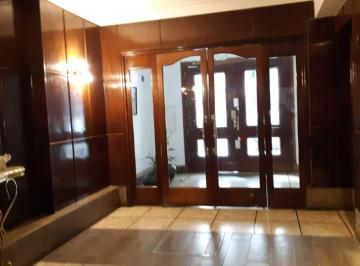 Departamento de 3 ambientes, General Pueyrredón · Al Frente con Balcón Cocina con Isla