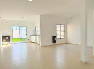 Departamento · 70m² · 3 Ambientes · 1 Cochera · Departamento Dúplex 3 Ambientes en Venta en Lujan Planta Baja con Patio y Cochera Apto Credito