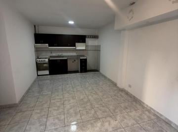 Departamento · 45m² · 2 Ambientes · Alquiler Departamento de 2 Ambientes C/ Patio, Villa Lugano