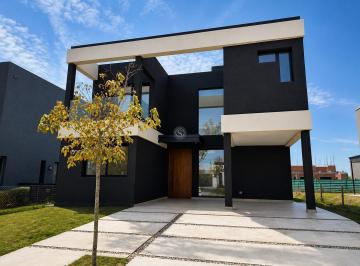 Casa · 237m² · 6 Ambientes · 2 Cocheras · Casa en Alquiler en Araucarias, Puertos, Escobar
