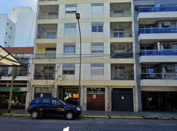 Departamento de 3 ambientes, Córdoba · Cofico - Alquiler - 2 Dorm - Balcón - Dependencia de Servicio - Frente a Plaza