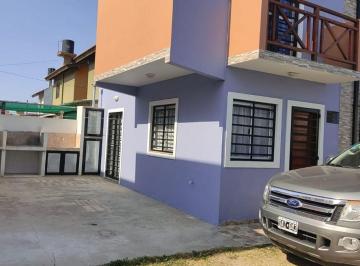 Casa de 3 ambientes, Mar del Tuyú · Duplex Al Medio Amoblado - Zona Playas Amplias!