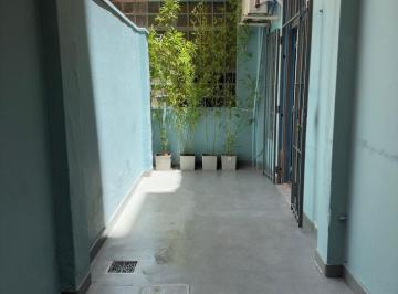 Mirá ese patio! Luz , aire y sol. · PH 3 Ambientes Reciclado a Nuevo en Palermo Soho con Patio, Sol y Expensas Bajas