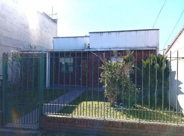 Casa · 110m² · 3 Ambientes · 3 Cocheras · Venta Casa 3 Ambientes Cochera y Fondo - Apto Credito - Quilmes Oeste