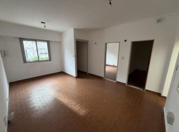 Casa · 105m² · 5 Ambientes · Espectacular Casa con Terraza!