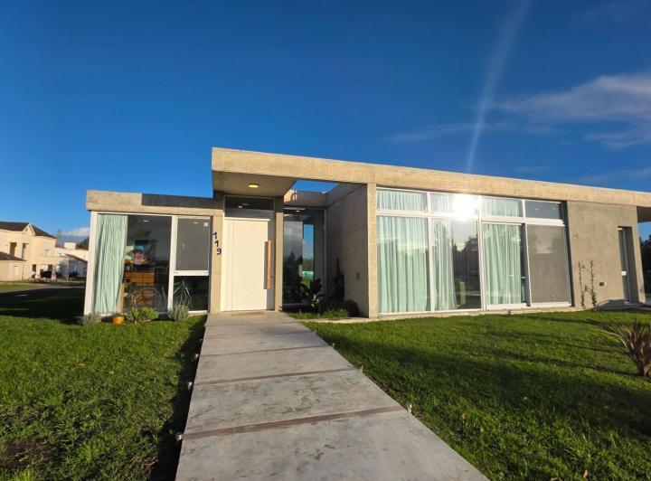 Casa · 159m² · 4 Ambientes · 2 Cocheras