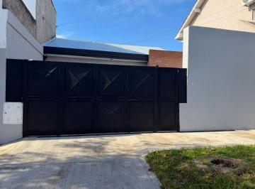 Casa · 100m² · 3 Ambientes · 1 Cochera · Casa 3 Amb