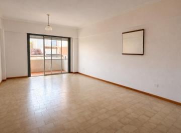 Departamento · 73m² · 3 Ambientes · 1 Cochera · Departamento 3 Ambientes a La Calle con Balcon