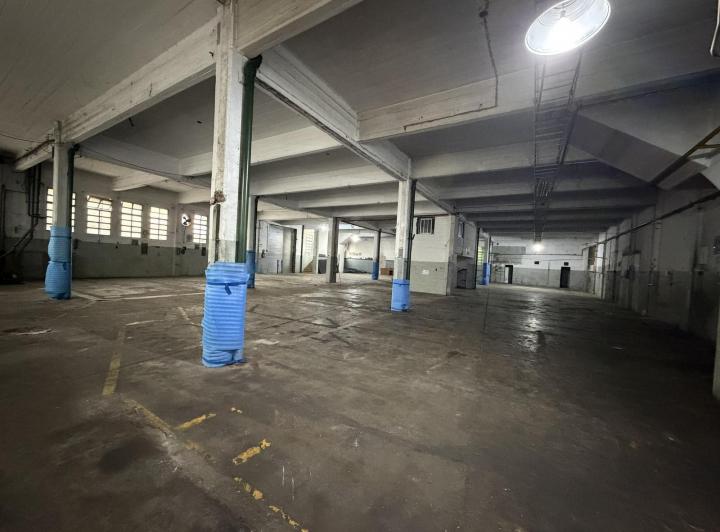 Depósito · 2000m²