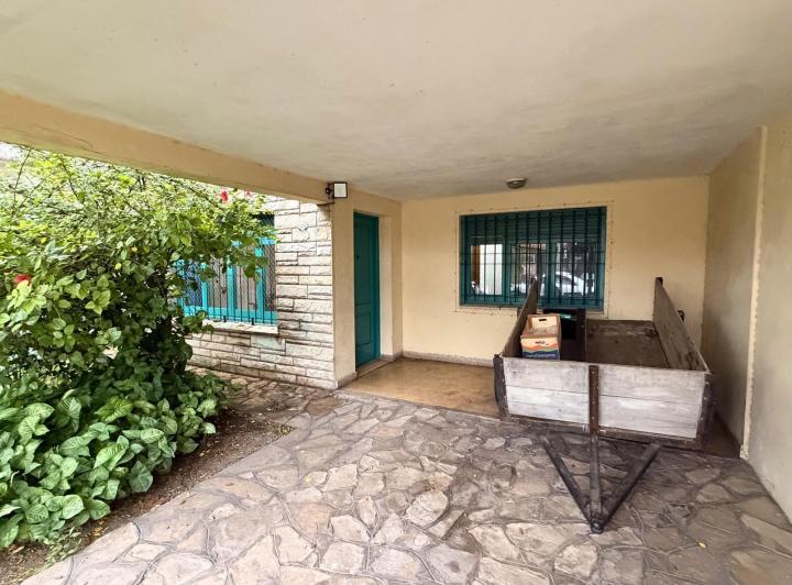 Casa · 75m² · 4 Ambientes · 1 Cochera