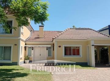 Casa · 170m² · 5 Ambientes · 6 Cocheras · Casa en Venta Casco de Moreno