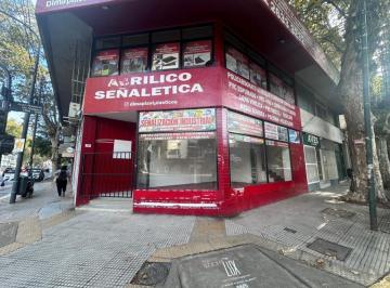 Local comercial , Villa Crespo · Excelente Local en Esquina Sobre Av Juan B. Justo - Sin Expensas