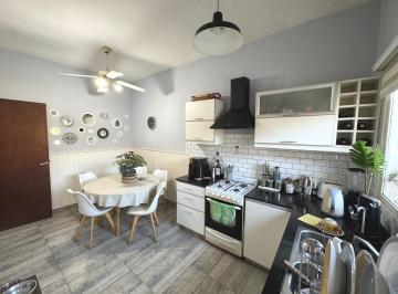 Casa · 160m² · 4 Ambientes · 1 Cochera · Venta Casa 5 Amb con Pileta en Carapachay
