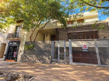 Casa · 602m² · 15 Ambientes · 4 Cocheras · Venta Amplia Casa Apta Profesional