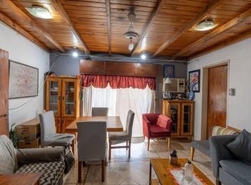 Casa · 323m² · 7 Ambientes · 2 Cocheras · Venta Temperley 7 Departamentos + Local en Block