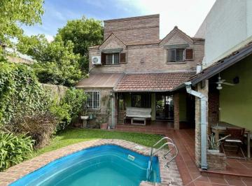 Casa · 257m² · 6 Ambientes · 2 Cocheras · Venta Casa 5 Amb.– Temperley – Quincho, 2 Cocheras
