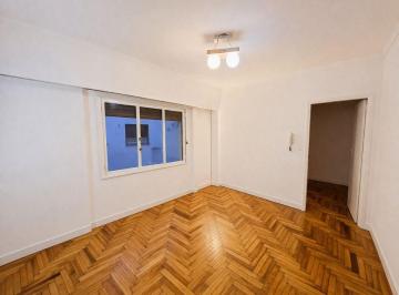 Departamento · 26m² · 2 Ambientes · Departamento 2 Amb. en Caballito. a Refaccionar