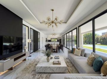 Casa · 250m² · 6 Ambientes · 2 Cocheras · Venta de Casa a Estrenar en Haras Santa Maria