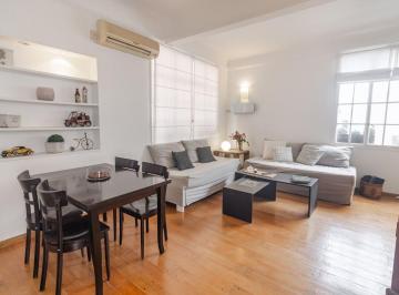 Departamento · 69m² · 2 Ambientes · Venta Dpto Edif Estilo Frances a Nuevo - Ideal Turis