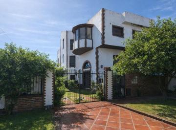 Casa · 189m² · 4 Ambientes · 1 Cochera · Venta Casa 4 Ambientes Estilo Colonial P. Mogotes