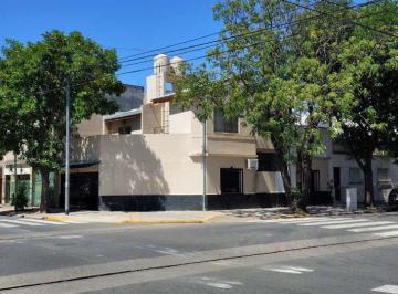 Casa · 234m² · 5 Ambientes · 2 Cocheras · Venta Casa 5 Amb con 2 Cocheras Pompeya