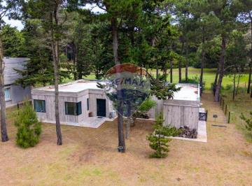 Casa · 133m² · 4 Ambientes · Venta Casa Pinamar Isla de Golf