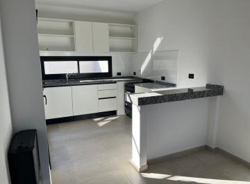 Casa · 110m² · 3 Ambientes · Venta Duplex 2 Dorm Prados de Manantiales Cba