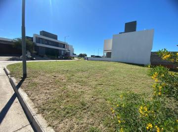 Terreno · 360m² · Lote en Venta en Costas de Manantiales