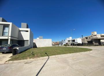 Terreno · 360m² · Lote en Venta en Costas de Manantiales