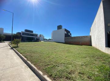 Terreno · 360m² · Lote en Venta en Costas de Manantiales
