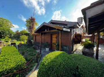 Casa · 250m² · 4 Ambientes · 2 Cocheras · Venta Casa Quinta Pileta 1470 m² Villa Udaondo
