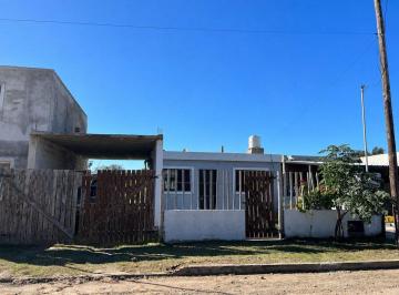 Casa · 96m² · 2 Ambientes · 1 Cochera · Se Vende Casa Estacion Colonia Tirolesa