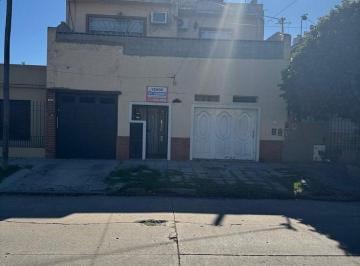 PH · 109m² · 4 Ambientes · 1 Cochera · PH en Lanus con Terrazza Propia.
