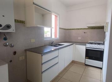 Departamento · 39m² · 2 Ambientes · Alquiler Amplio 2 Amb C/ Balcón - Banfield E Centro