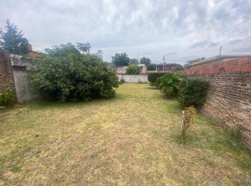 Casa · 142m² · 5 Ambientes · 1 Cochera · Venta Casa 5 Amb + Lote de 300 m² - Acepta Permuta